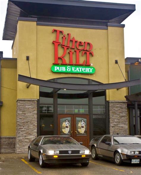 Tilted Kilt Pub & Eatery .